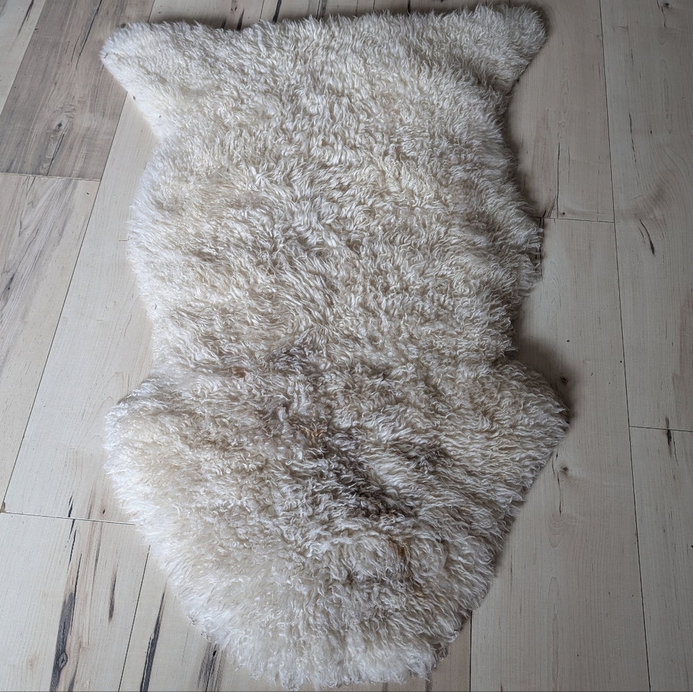Plush Sheepskin Rug